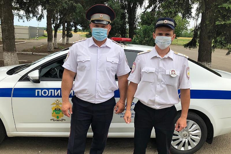 В Краснодарском крае полицейские помогли экстренно доставить в больницу женщину с болью в сердце
