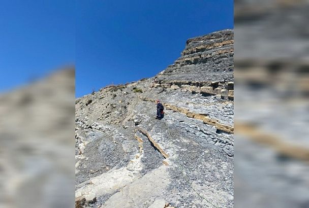 Спасатели эвакуировали туриста со скалы под Анапой