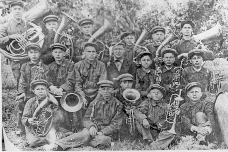 Духовой оркестр 36-го казачьего полка перед отправкой на фронт, 1941 год, стю Тбилисская.