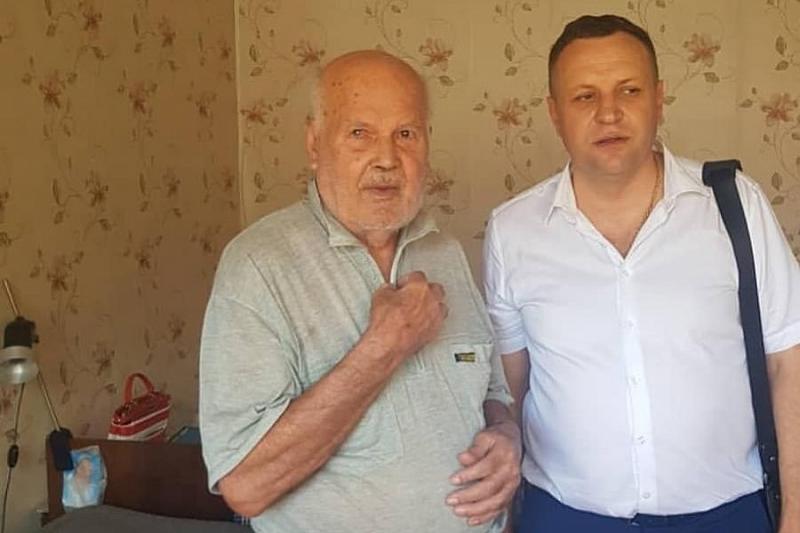 За неэтичное поведение: «Единая Россия» объявила взыскание депутату из Сочи, который потребовал от ветерана смотреть только один канал