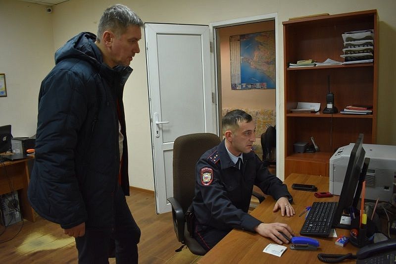 В Краснодаре общественник проверил работу одного из участковых пунктов полиции  