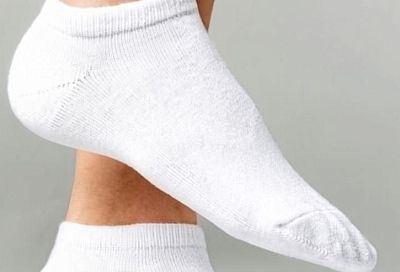 20 лет отстирывала белые носки руками. Попробовала этот метод — обидно стало за 20 лет