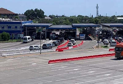 Более 2,7 млн машин проехало через пункт пропуска на российско-абхазской границе в Сочи в 2025 году