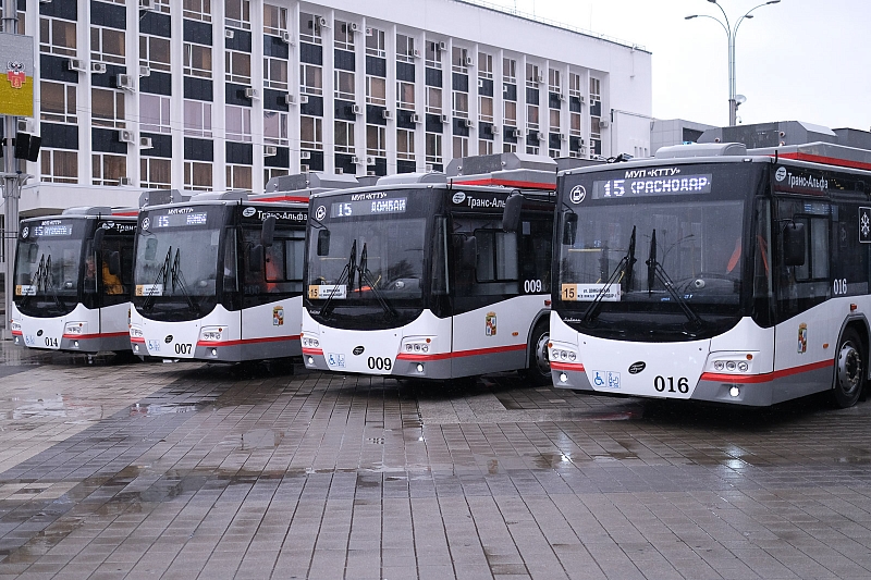В Краснодаре представили новые троллейбусы с автономным ходом