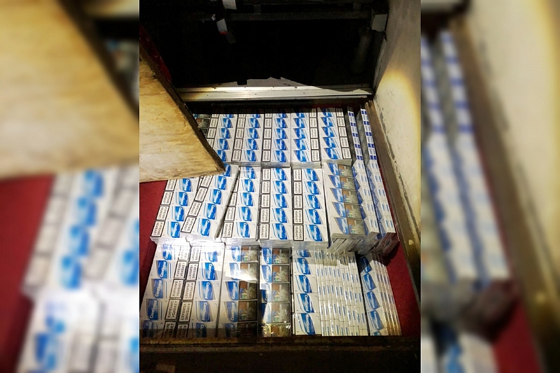 В Сочи таможенники нашли в автобусе контрабандные сигареты на 1.8 млн рублей