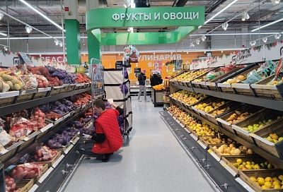 Краснодарцы рассказали, как часто покупают ягоды и фрукты весной