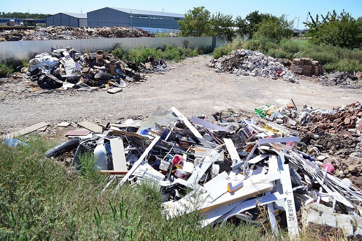 В поселке Индустриальном Краснодара ликвидируют все незаконные свалки