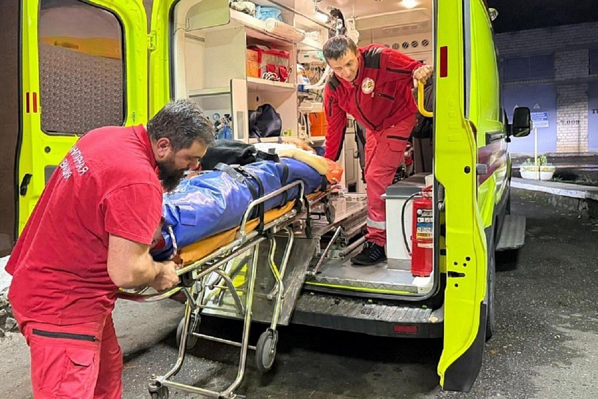 Врачи доставили из Сочи в Ставрополь пострадавшую в ДТП в Абхазии женщину