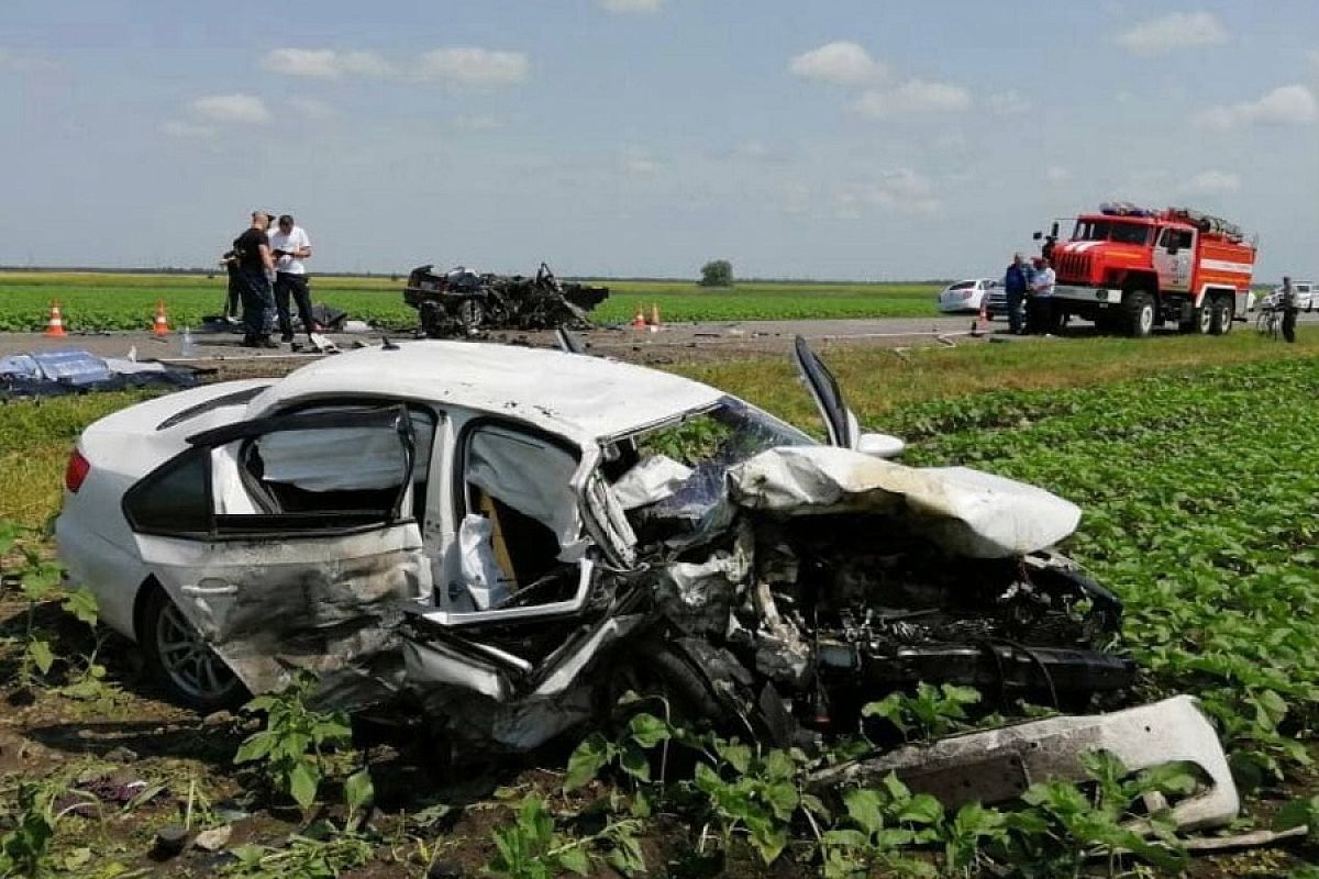 Три человека погибли в лобовом ДТП в Адыгее