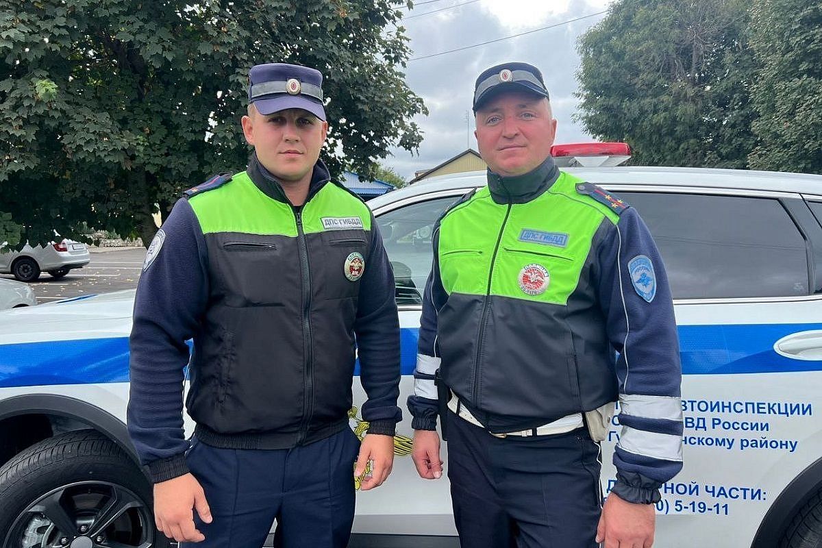 Водителю с сердечным приступом помогли полицейские на Кубани