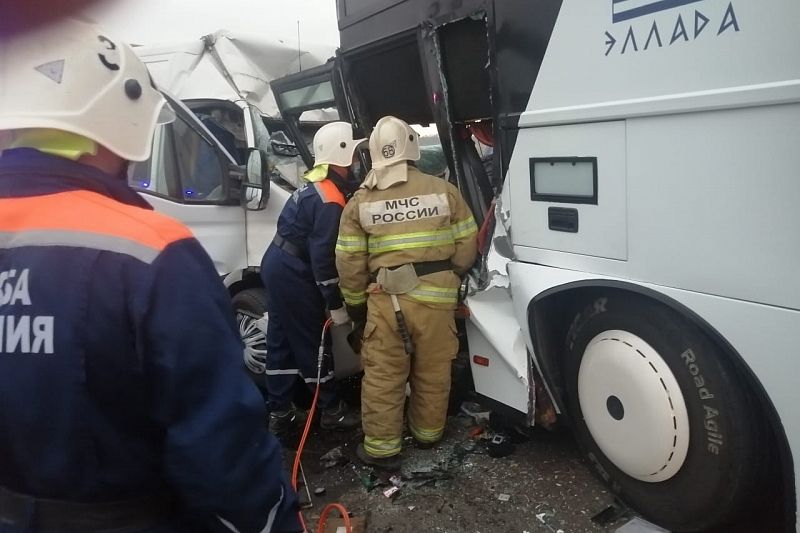 Одного из пострадавших в ДТП с автобусами в Анапе доставят санавиацией в Краснодар