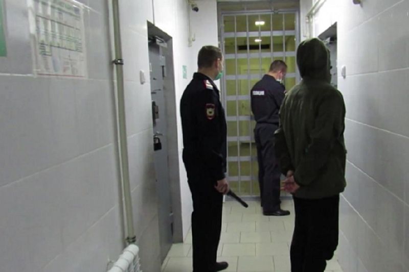 Полицейские задержали закладчиков наркотиков с партией героина. Им грозит до 20 лет тюрьмы