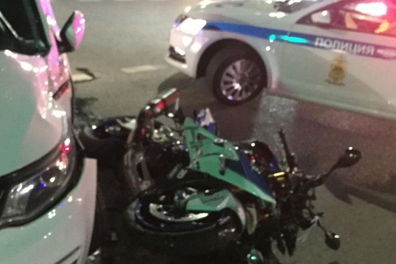 Не уступил дорогу: мотоциклист пострадал в ДТП с иномаркой в Краснодаре