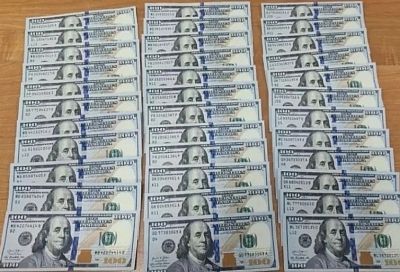 15 тыс. долларов изъяли таможенники в аэропорту Сочи у прилетевшего из Турции пассажира