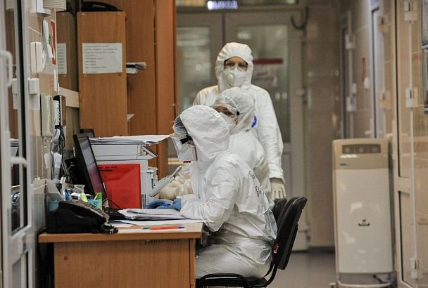Один заболевший COVID-19 заразил 1,5 тыс. человек в России
