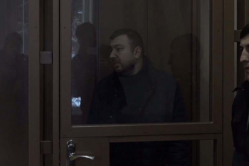 Суд арестовал мужчину, напавшего с ножом на трех человек в Краснодаре