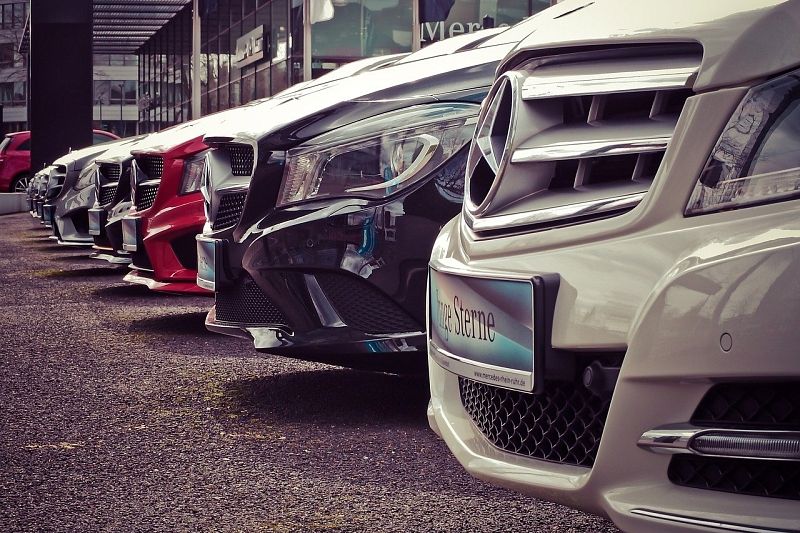 В Краснодаре продажи автомобилей бизнес-класса сократились почти в 4 раза
