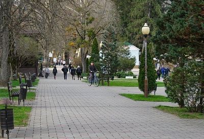 Тепло не спешит уходить: до +22 градусов вновь прогреется воздух в Краснодарском крае