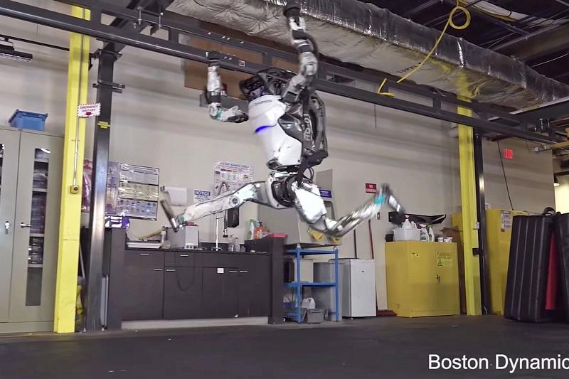 Boston Dynamics продемонстрировала новые возможности своих роботов (видео)