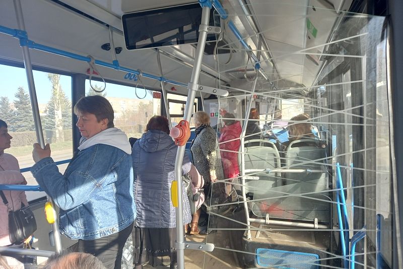 Более тридцати новых низкопольных автобусов передало Донецку правительство Москвы. 