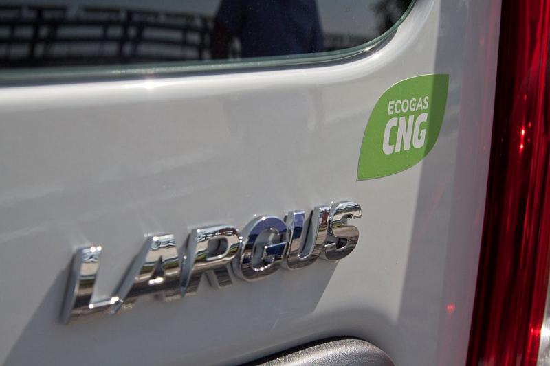 «АвтоВАЗ» запустил производство Lada Largus на бензине и газе