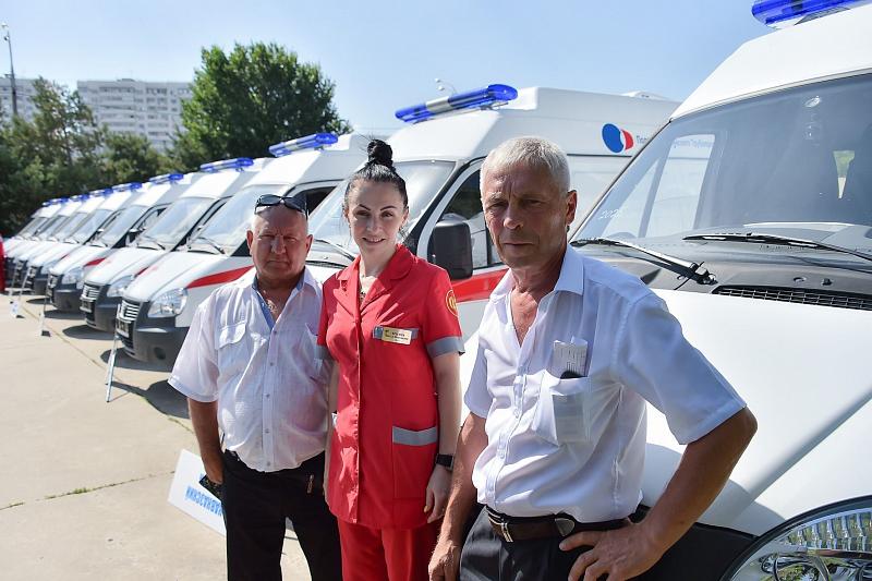 В районы Краснодарского края передали 11 новых автомобилей скорой помощи