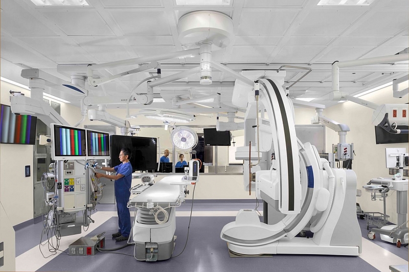 Стэнфордская больница начала использовать роботов для помощи персоналу