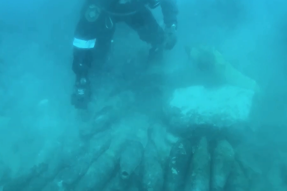 Обезвреживание боеприпасов времен войны в море у Новороссийска попало на видео