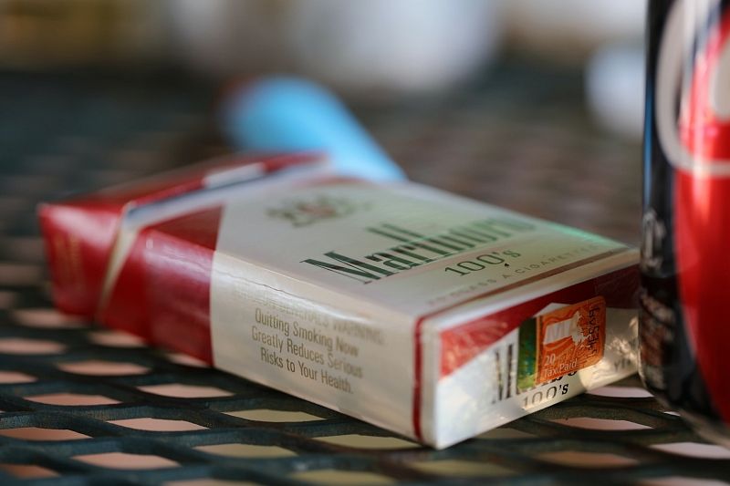 Philip Morris остается в России