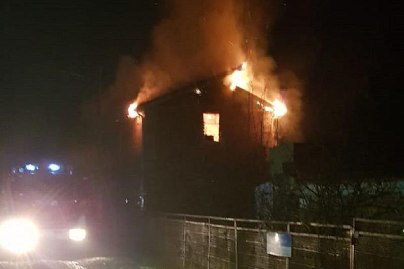 В краснодарском поселке Знаменском потушили пожар в частном доме. Есть погибший