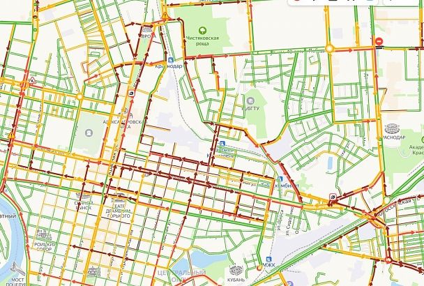 Краснодарские водители застряли в 10-балльных пробках 11 июня