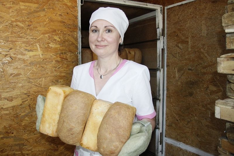 Пекарь Ирина Алехина знает секрет вкусного хлеба.