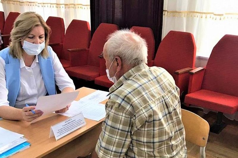 С начала года мобильная приемная губернатора приняла более 1,7 тысячи человек в разных городах и районах Кубани