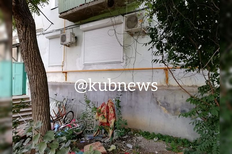 Появились фото с места обрушения балкона в Краснодарском крае, где пострадали два человека
