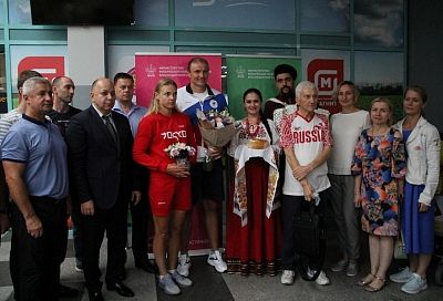 В аэропорту Краснодара встретили призеров и участников Олимпийских игр