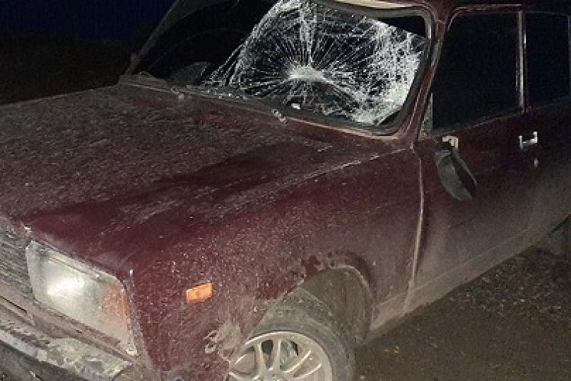 На Кубани водитель ВАЗа без прав сбил идущего по дороге молодого человека. Пешеход в коме