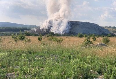  Площадь пожара на мусорном полигоне в Новороссийске уменьшилась до 300 «квадратов»