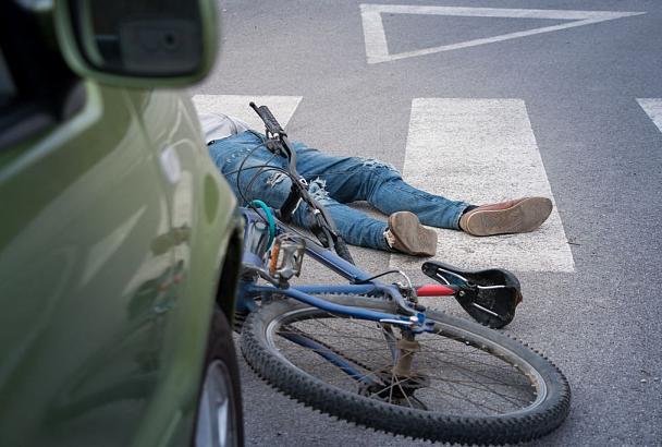 В Абинском районе 52-летний велосипедист попал под колеса иномарки