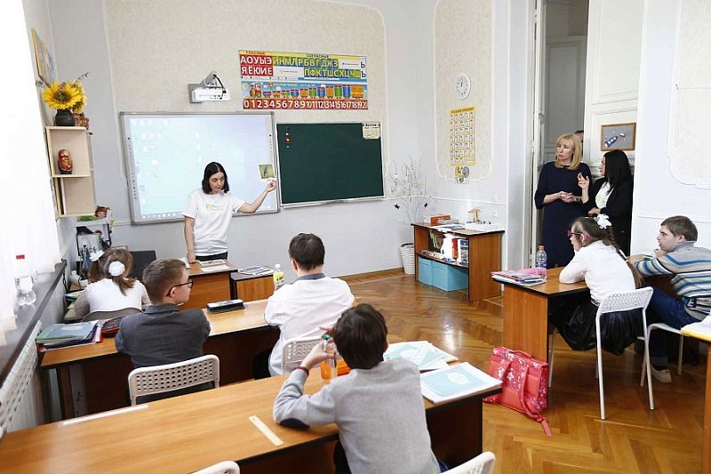 Вице-губернатор Кубани Анна Минькова посетила Центр «Дети лучики»