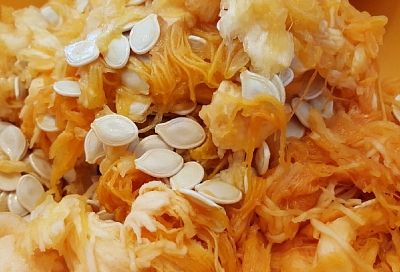 Все выбрасывают мякоть тыквы, а я пеку из нее нежнейшую запеканку. Пошаговый рецепт