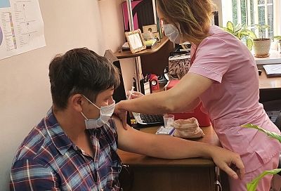 Свыше 15,5 тыс. человек сделали прививку от коронавируса в Туапсинском районе