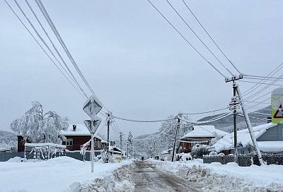 Без света из-за снегопада остаются восемь населенных пунктов Туапсинского округа