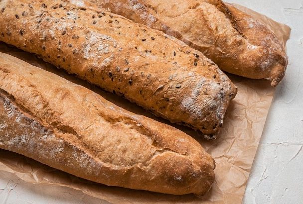 Соблюдаем баланс вкуса и хруста - как испечь даже в самой простой духовке настоящий французский багет на закваске