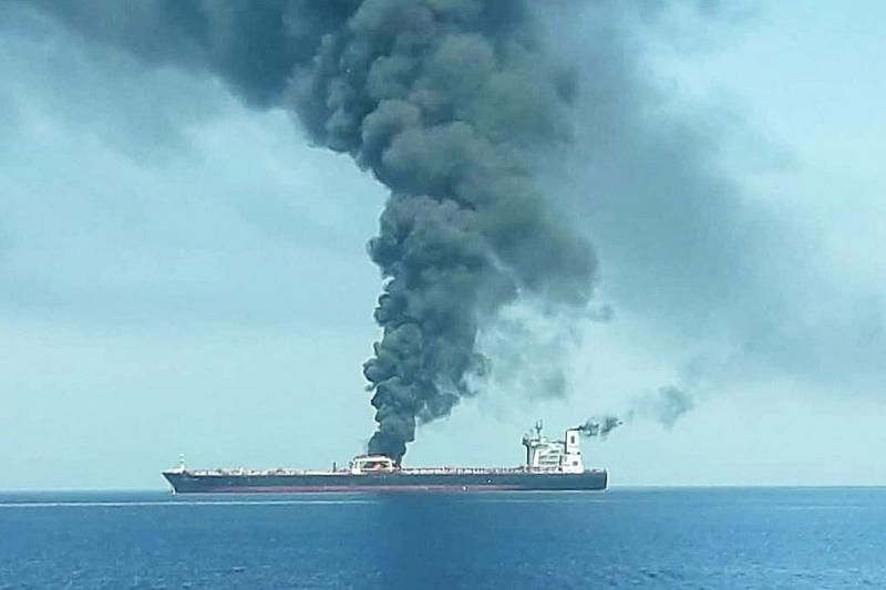 11 моряков из Краснодарского края эвакуировали с горящего в Оманском заливе танкере 