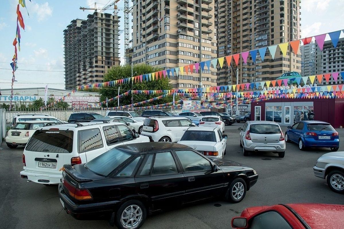 В Краснодаре на улице Уральской на месте автосалона построят здание для занятий спортом