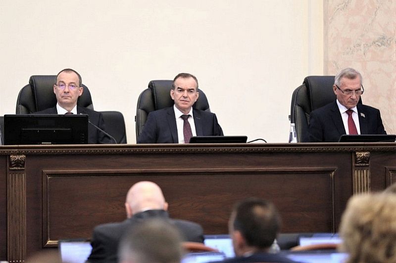 Вениамин Кондратьев призвал депутатов ЗСК пересмотреть законопроект об освобождении от налога на имущество предприятия ряда отраслей