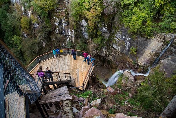 В горах Сочи открылся самый высокий водопад