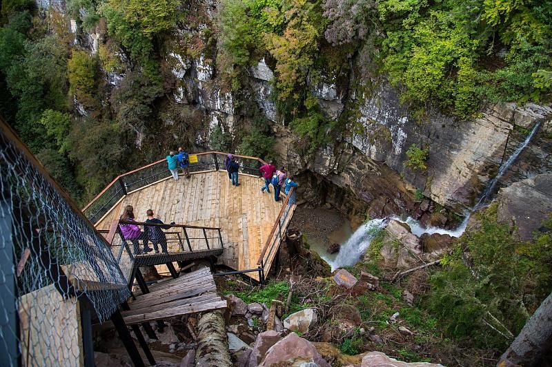 В горах Сочи открылся самый высокий водопад