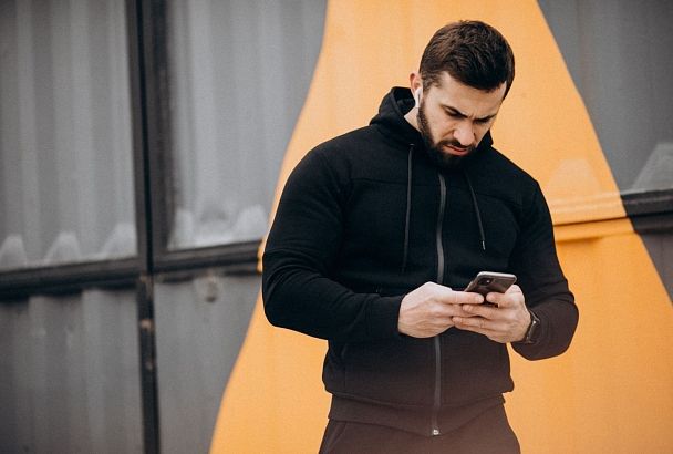 Эксперт раскрыл, что нельзя говорить мошенникам