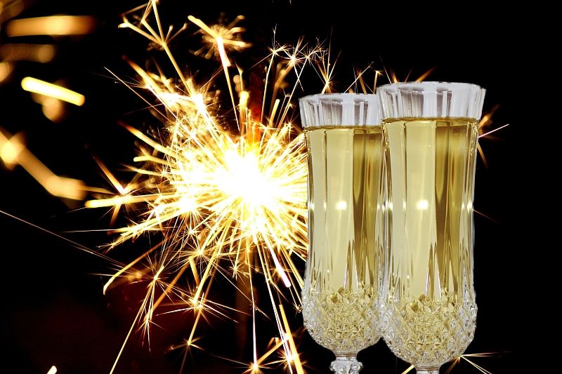 Поздравление президента, бокал шампанского, новая одежда: какие ритуалы соблюдают краснодарцы в новогоднюю ночь